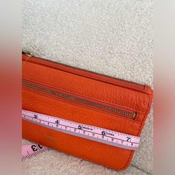 Fossil Vibrant Orange Leather Wallet NWOT - Picture 4 of 6